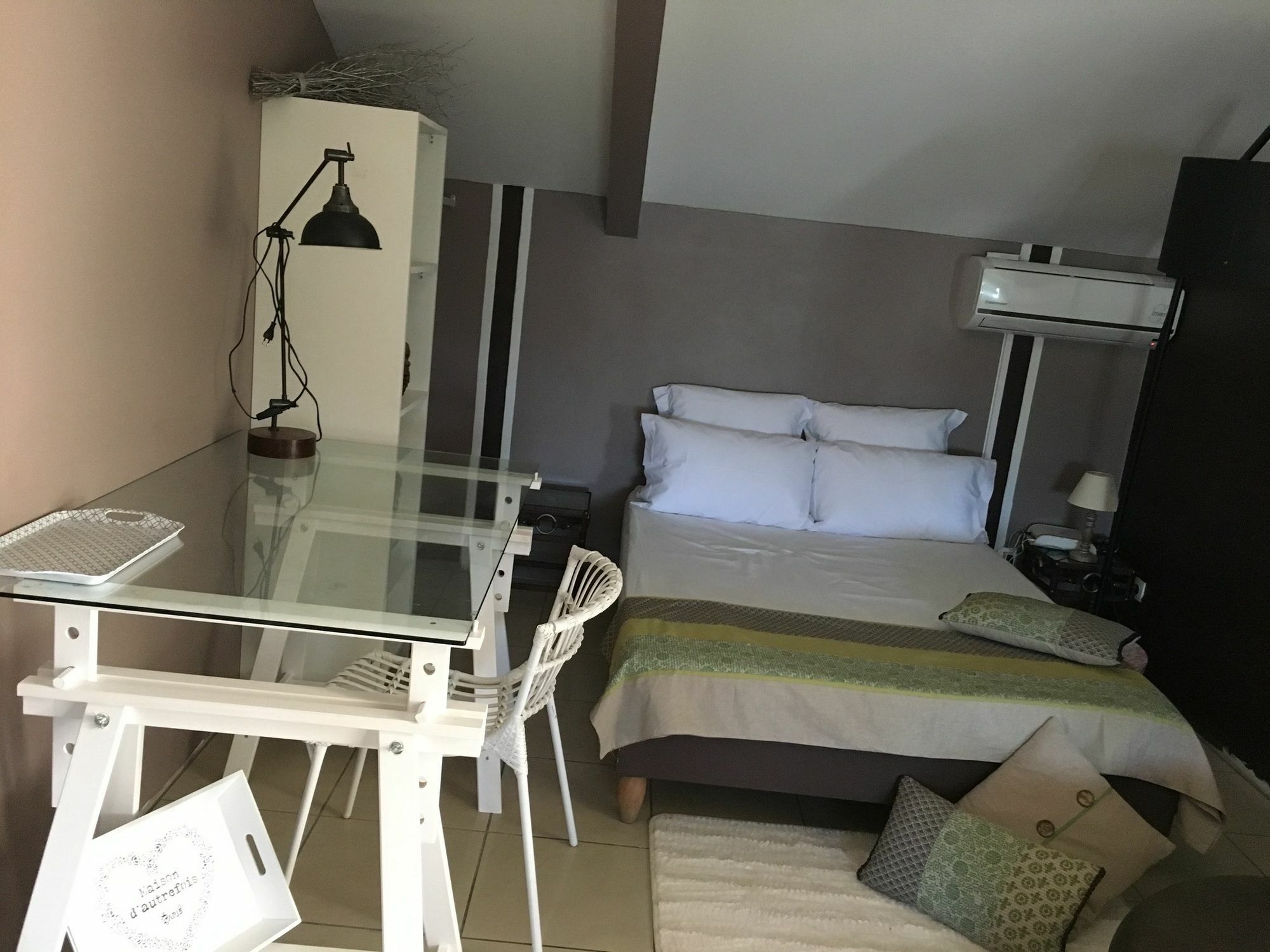 House With 5 Rooms In Etang Sale, With Wonderful Mountain View, Enclos Εξωτερικό φωτογραφία