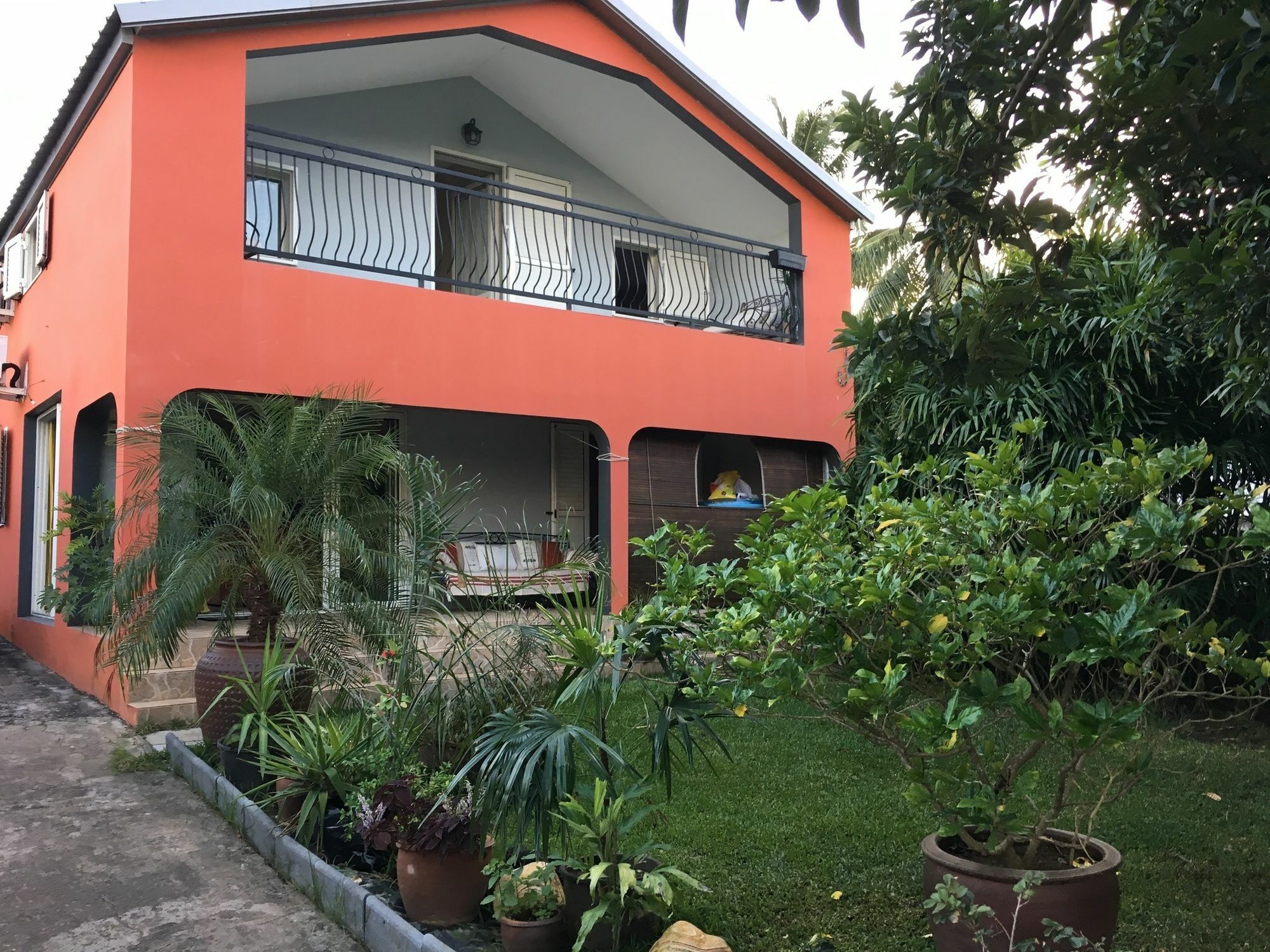 House With 5 Rooms In Etang Sale, With Wonderful Mountain View, Enclos Εξωτερικό φωτογραφία
